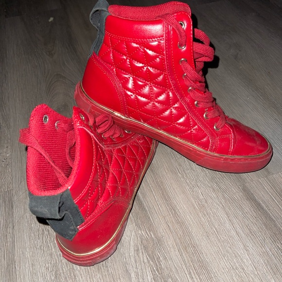 Guess Mens High Top Shoes - Picture 2 of 3